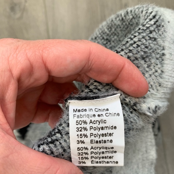 Silky Soft Bubble Sleeve Sweater by Lyla and Luxe 💅 ❤️ BIN 1 - Picture 4 of 5